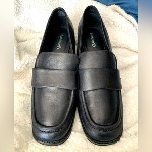 BareTraps Black Heeled Loafers size 10